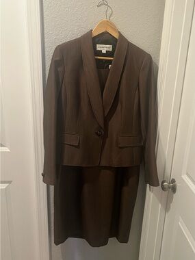 Jones New York Brown Women's Dress Suit - Classic 2 - Piece Set